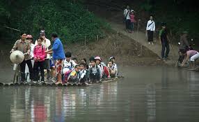 Con đường tìm đến con chữ của trẻ em miền núi