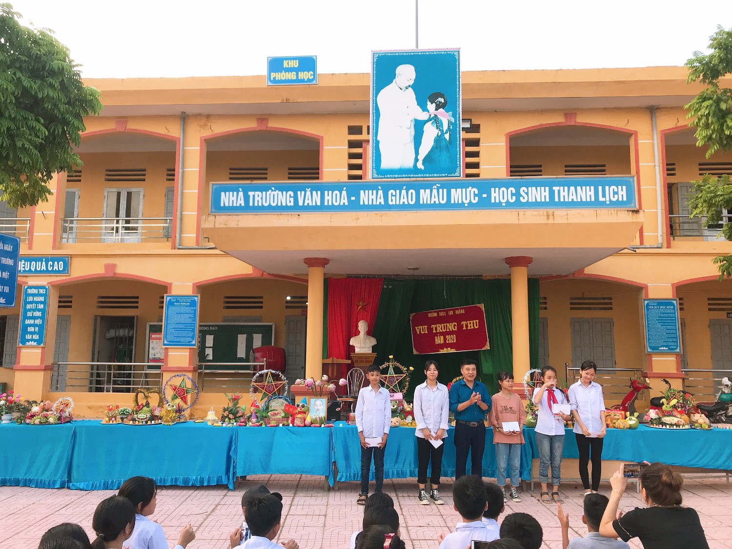 Hoạt động đoàn đội