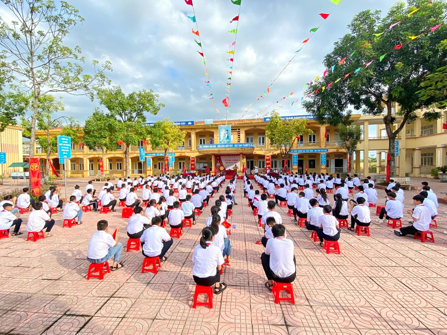 Năm học 2023-2024