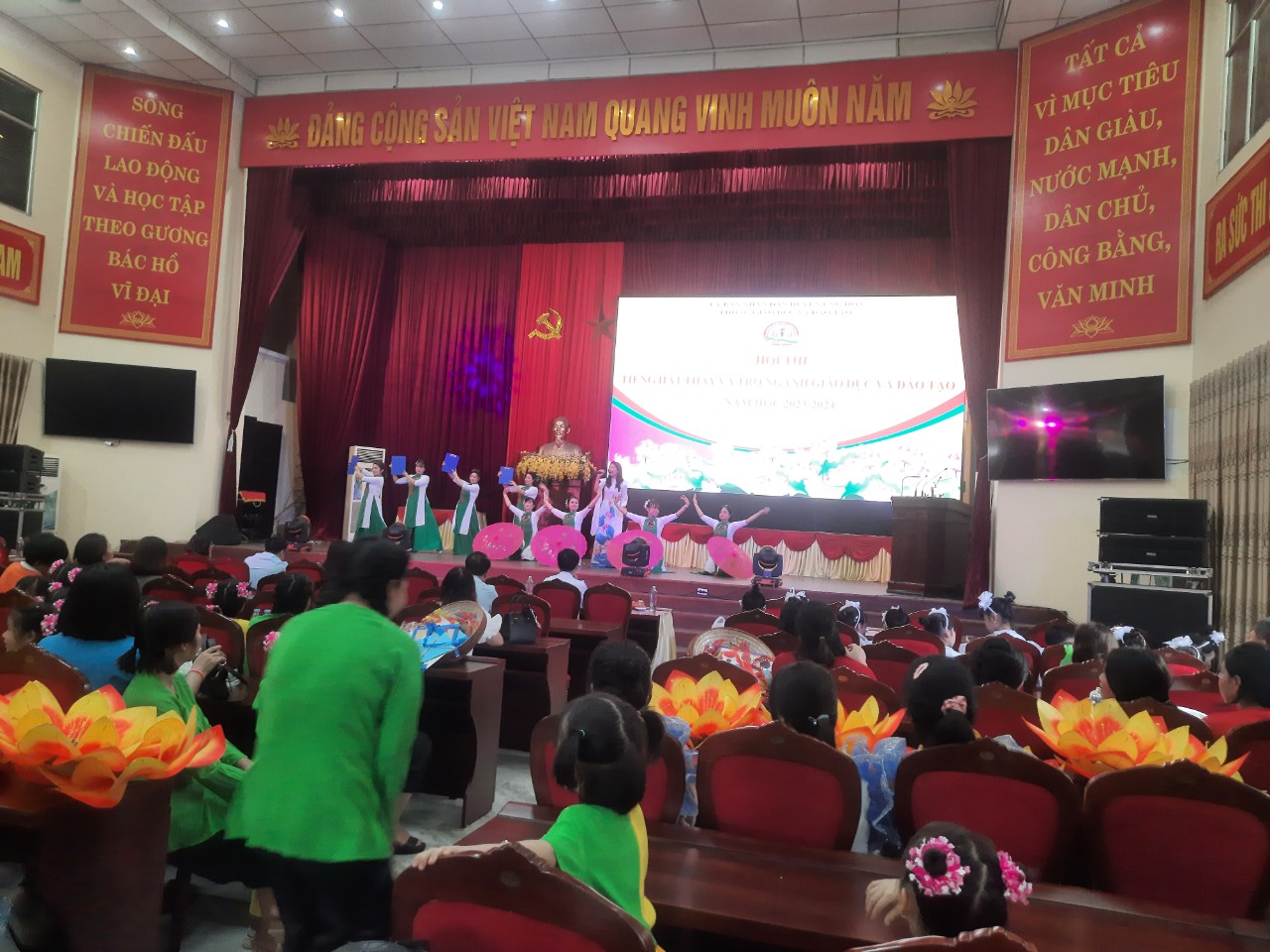 Năm học 2023-2024